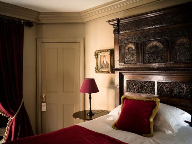 Club Single Room, 1 Large Twin Bed
