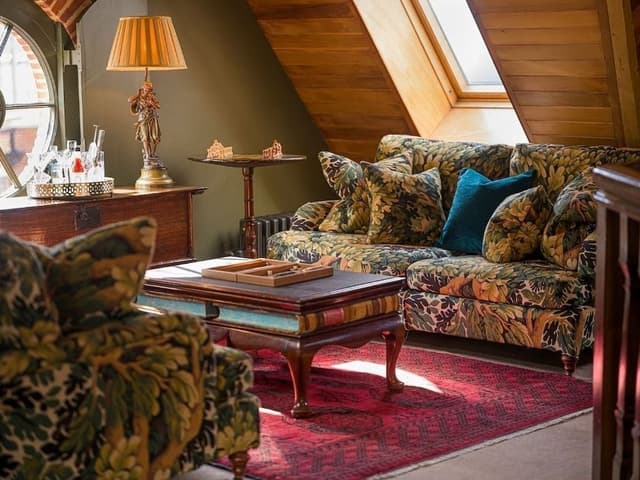 Signature Suite, 1 King Bed (The Rook's Nest)