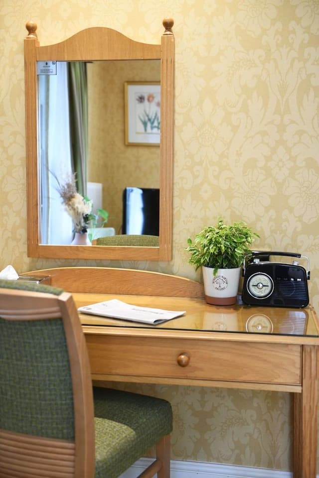 Spacious Double Room - Garden Lodge