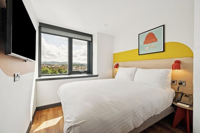 Room (Cosy)
