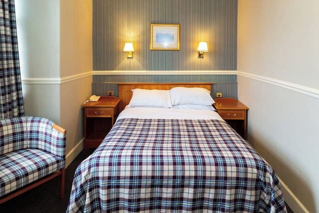 Classic Double Room Single Use, 1 Double Bed, Partial Sea View