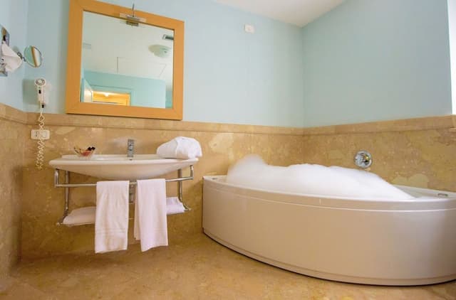 Exclusive Suite, 1 Bedroom, Partial Sea View, Ground Floor
