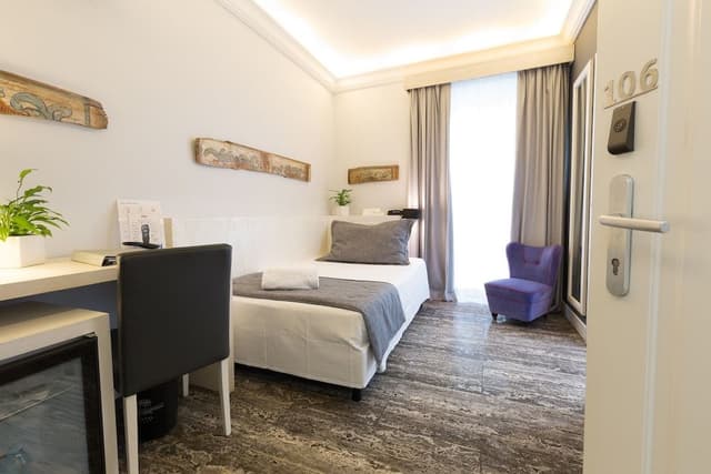 Double Room (Small with French bed)