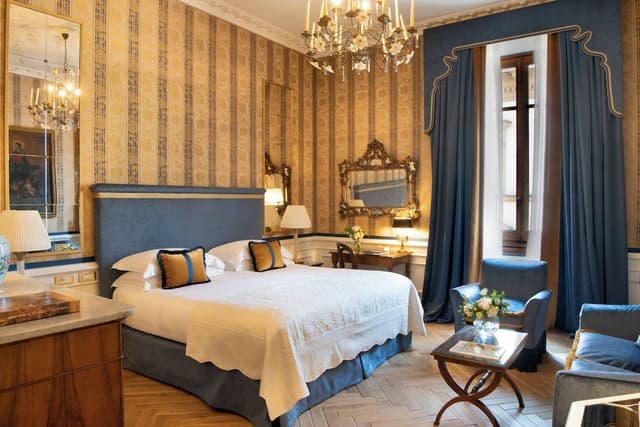 Junior Suite (View - Helvetia)
