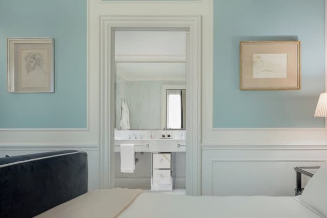 Studio Suite, River View