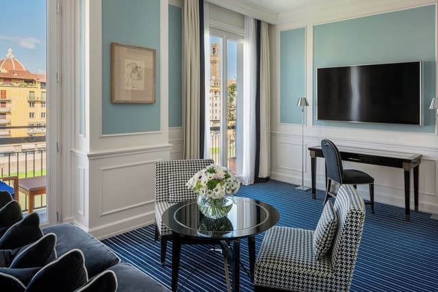 Studio Suite, River View