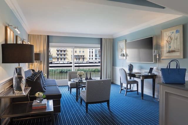 Signature Suite (Signature)