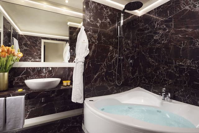 Junior Superior Suite