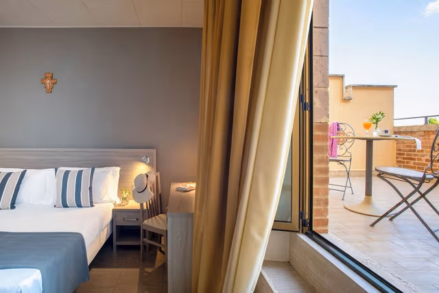 Standard Double or Twin Room, Garden View
