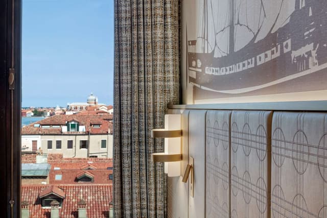 MOLINO JUNIOR SUITE