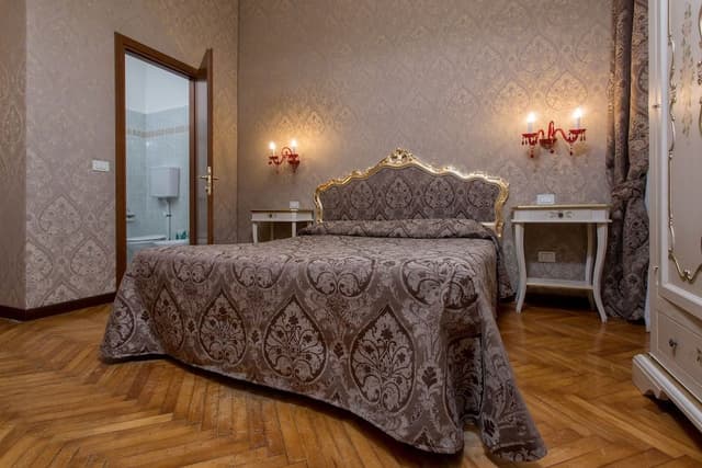 Junior Suite, Private Bathroom