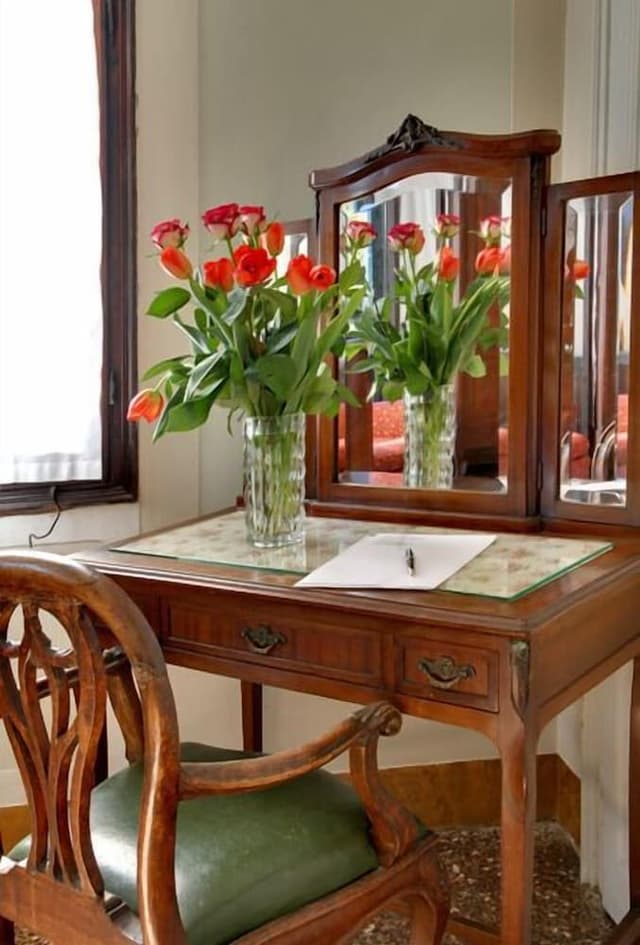 Double Room, Shared Bathroom, Canal View