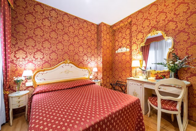 Double Room (4th floor)