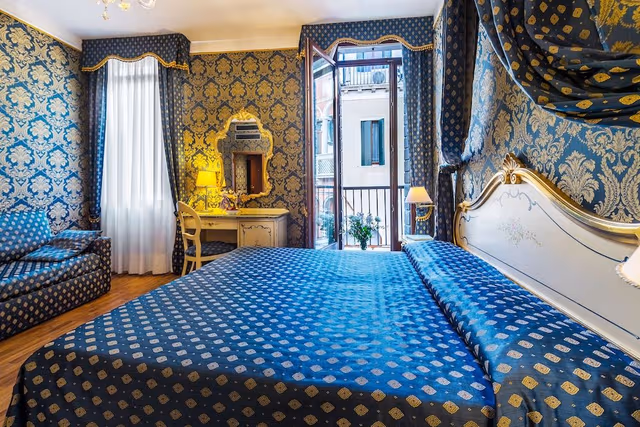 Deluxe Double Room, Canal View and Balcony (1st and 2nd floor)