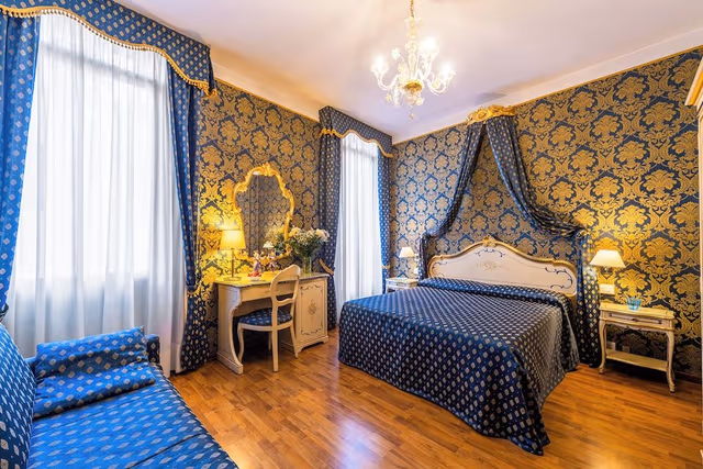 Deluxe Double Room, Canal View and Balcony (1st and 2nd floor)