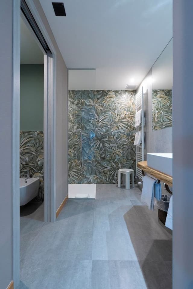 Suite with Private Jacuzzi and Sauna