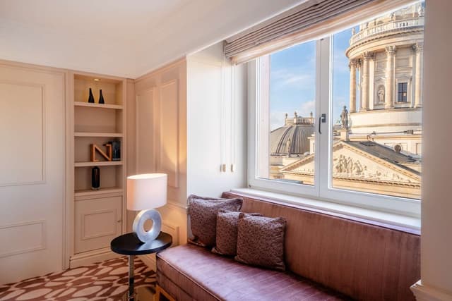 PRESIDENTIAL SUITE -DOME VIEW -LOUNGE ACCESS