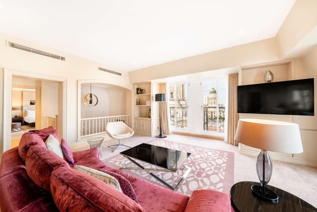 PRESIDENTIAL SUITE -DOME VIEW -LOUNGE ACCESS