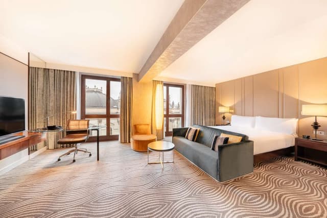 KING JUNIOR SUITE DOME VIEW