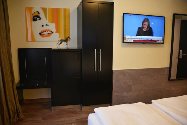 Double Room, 1 King Bed