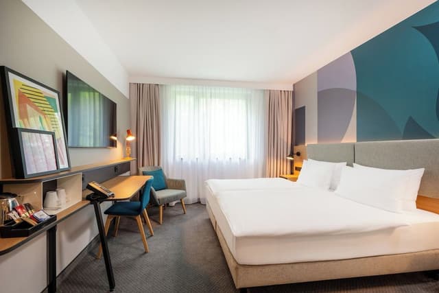 Standard Room, 1 King Bed