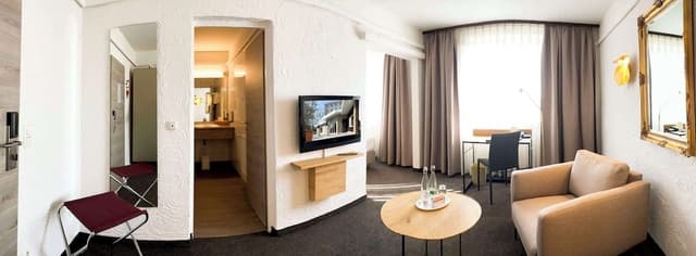 Standard Room, 1 Queen Bed