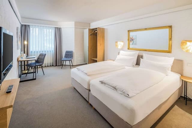 Standard Room, 1 Queen Bed