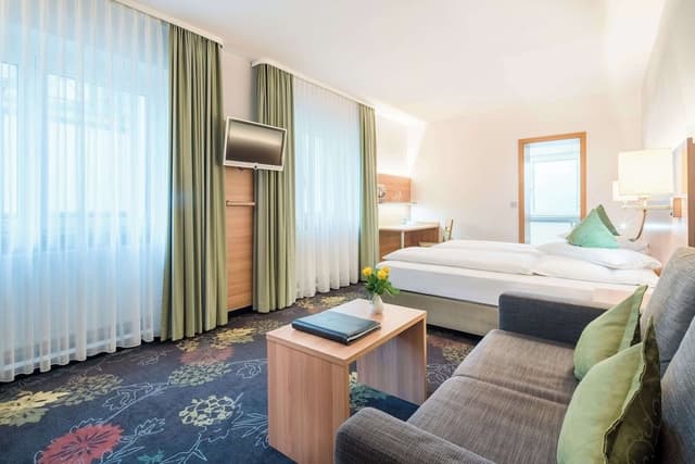 Comfort Room, 2 Twin Beds (Larger Room;Quiet Location)