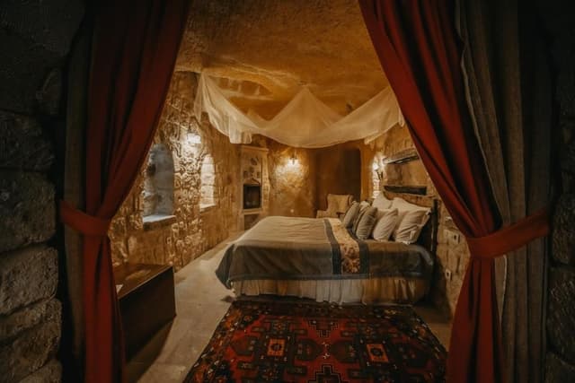 Junior Cave Suite