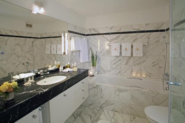Premium Suite With Lake View