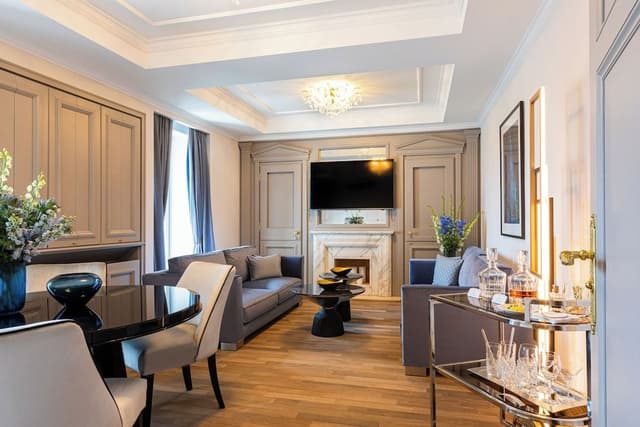 Suite (Excelsior)