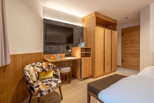 Standard Double Room with Partial Matterhorn View
