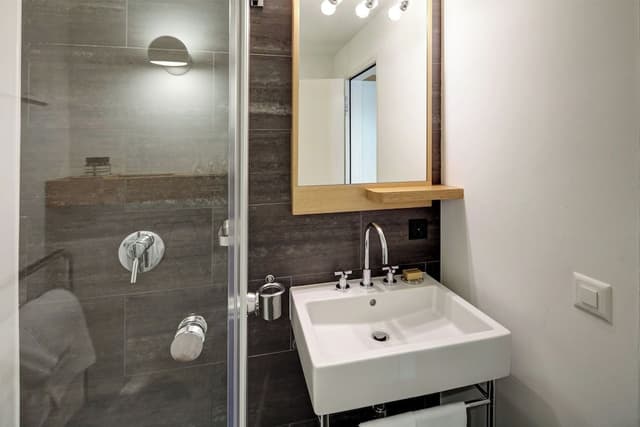 Basic Single Room, 1 Queen Bed (Queen Double Room)