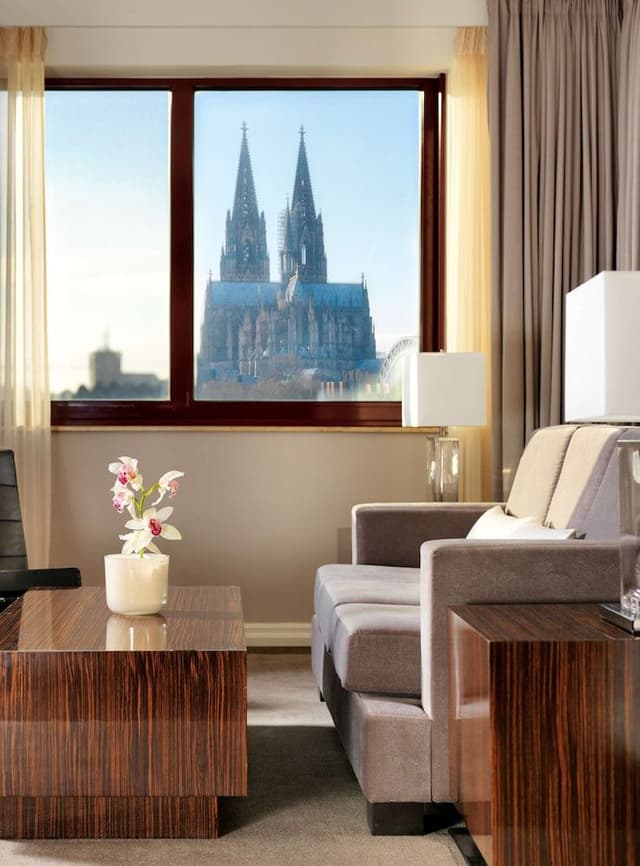 Suite, River View