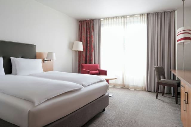 Standard Room, 1 Queen Bed