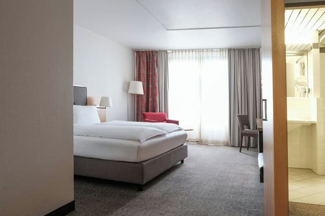 Standard Room, 1 Queen Bed
