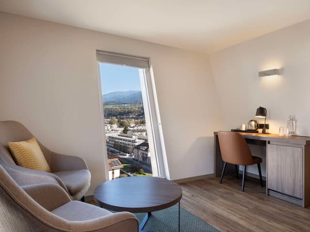 KING JUNIOR SUITE