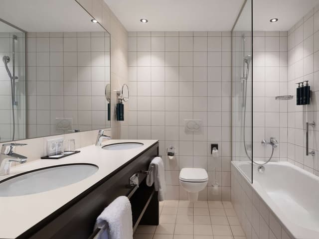 KING JUNIOR SUITE