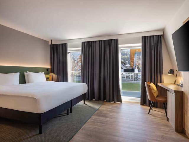 KING ACCESSIBLE ROOM
