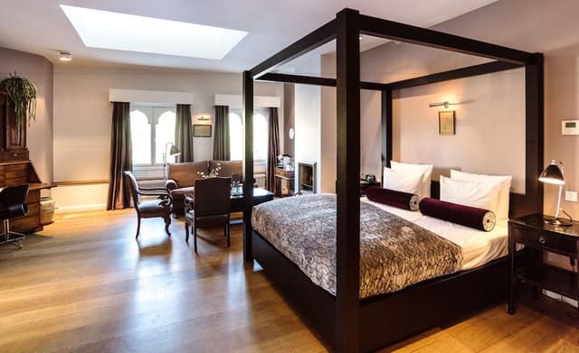 Junior Studio Suite