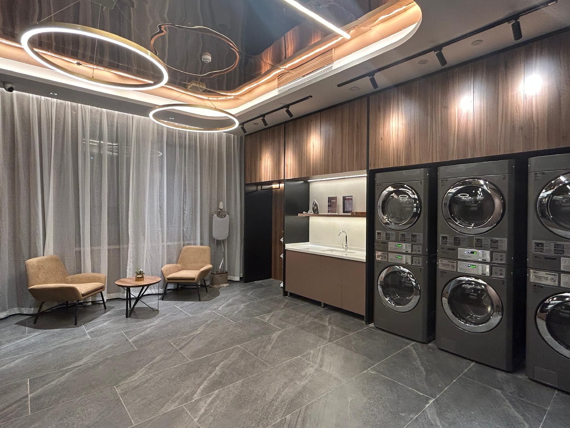 Home Inn Plus Qingdao University Yinchuan West Road Broadcasting Building1