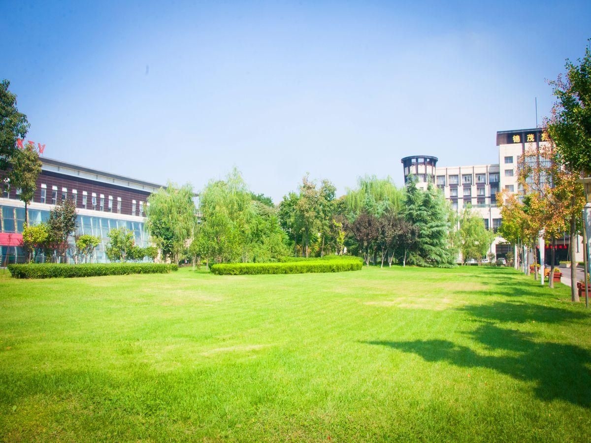 โรงแรมคิงดาว รอยัล การ์เด้น (Qingdao Royal Garden Hotel)2