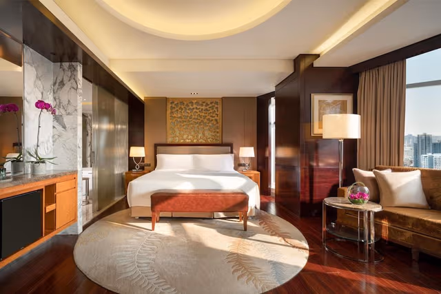 Executive Room, 1 King Bed, Club Lounge Access, City View