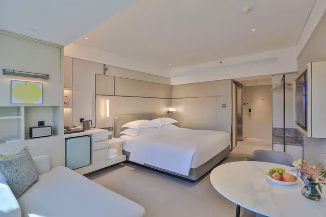 Business Queen Room