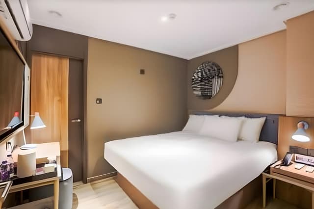 Busiess 1 Bed Room A