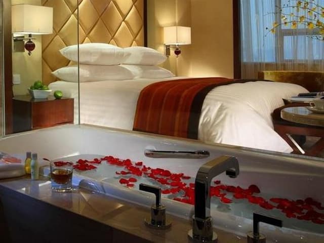 Executive King Bed