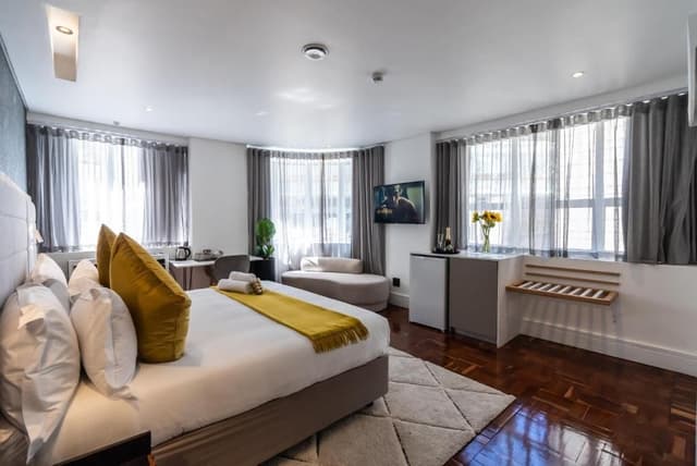 Queen Room