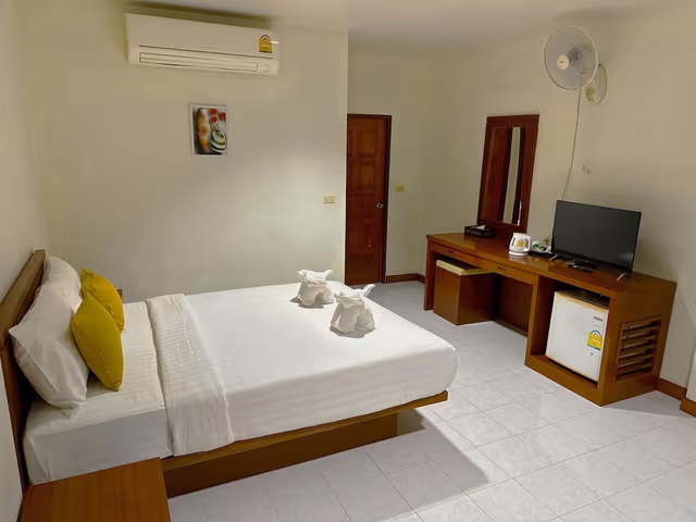 Standard Double Room, No Windows