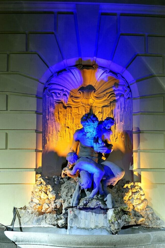 Deutsches Theater Downtown Munich4