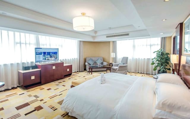 Room, 1 King Bed, River View